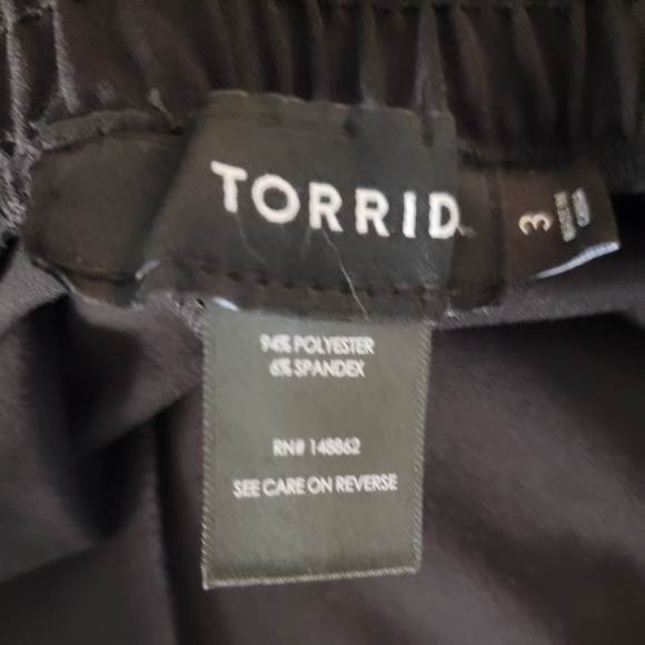 Black dress shorts - Picture 3 of 3